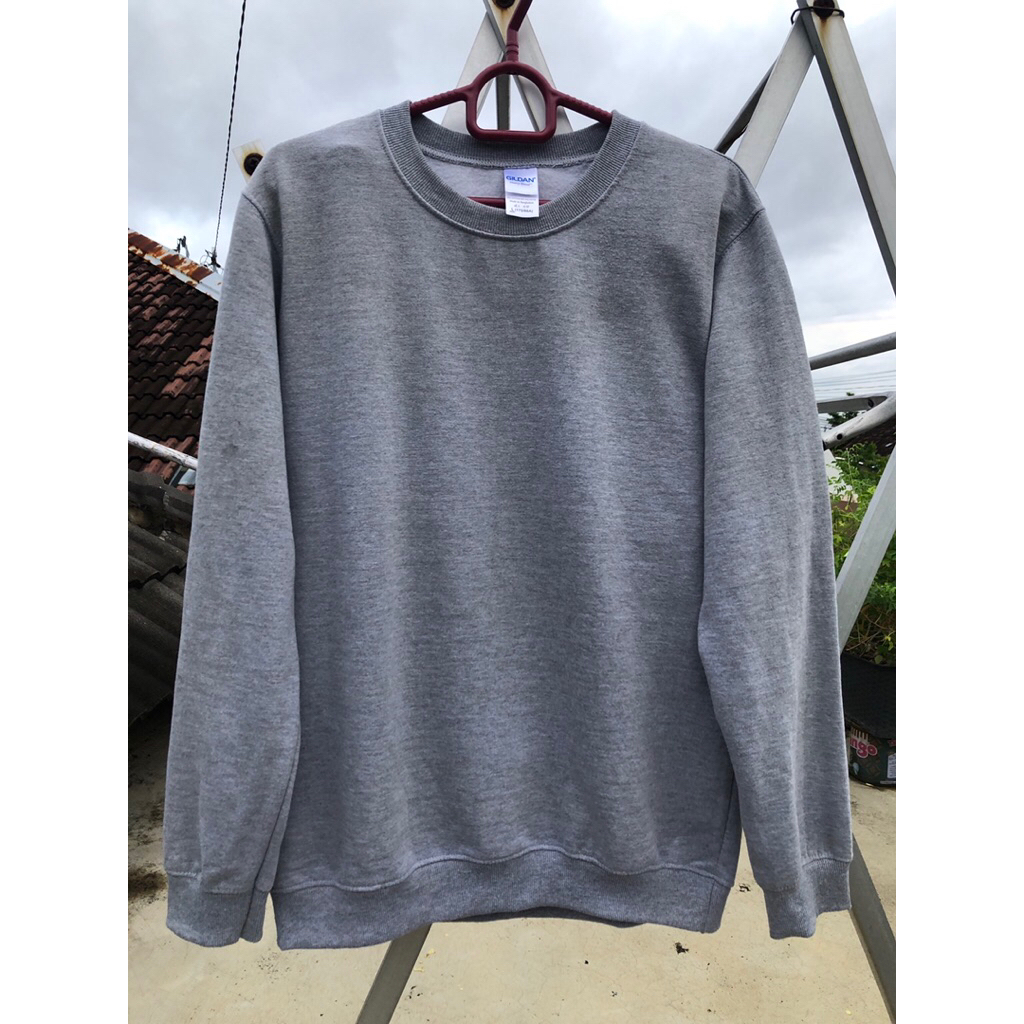 Crewneck Original Gildan Grey Sweatshirt Original Gildan Grey Preloved crewneck gildan abu abu crewn