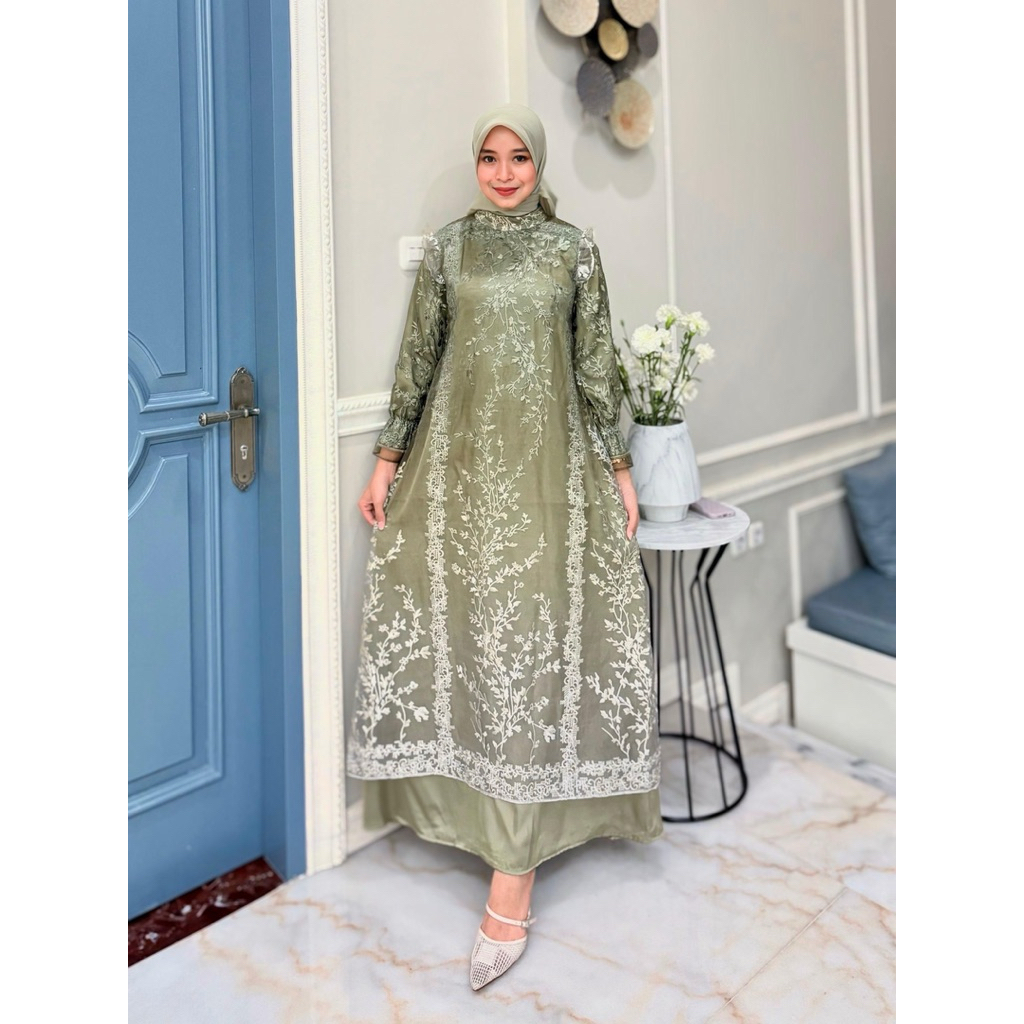 Gamis organza bordir mix  full furing armanisilk (model gamis menyatu) Retliting belakang  tangan ka