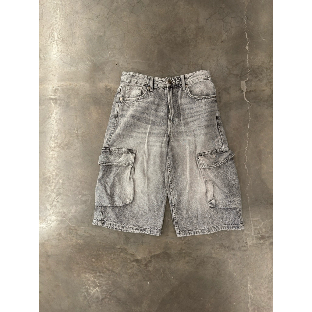 PULL&BEAR Grey Bermuda Jeans XS