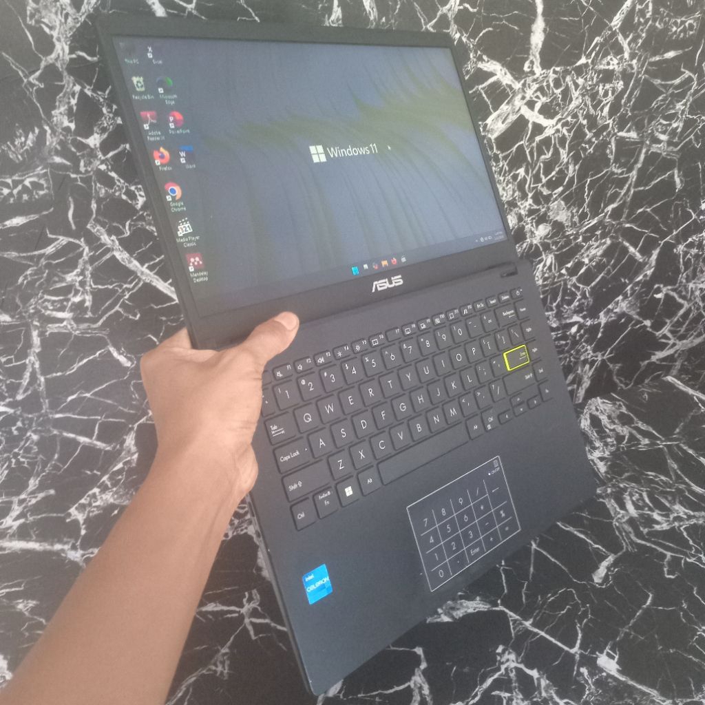 ASUS E410MA 4/256SSD N4020