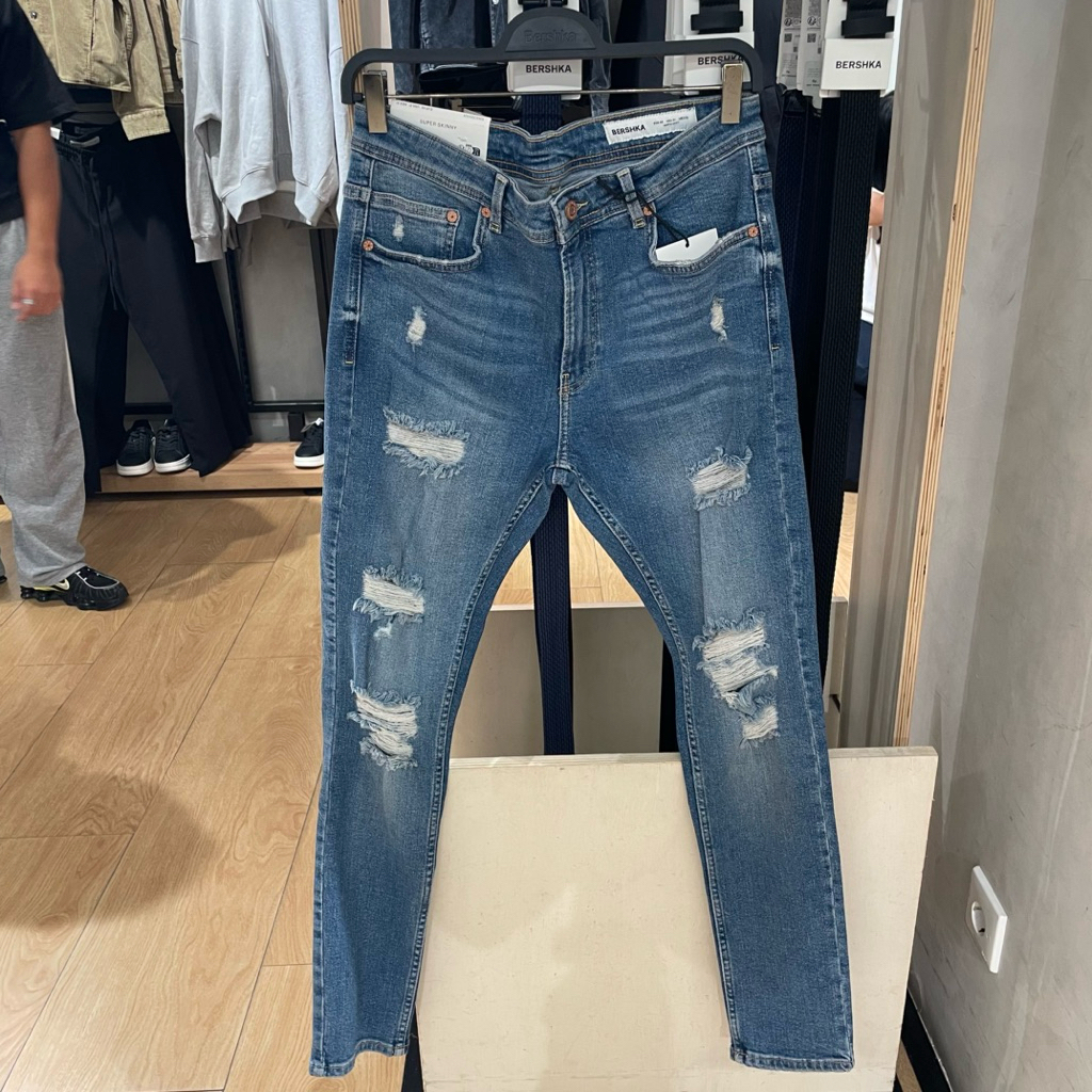 Jeans Super Skinny BERSHKA MEN Jastip (jasa titip)