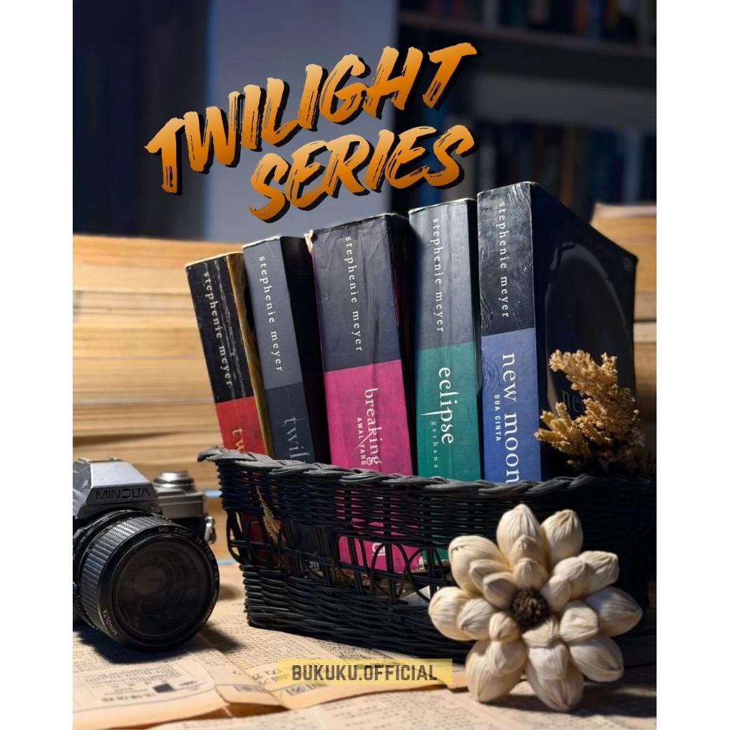 Buku Twilight Series by Stephen Meyer/Twilight/Breaking Dawn/Eclipse/New Moon