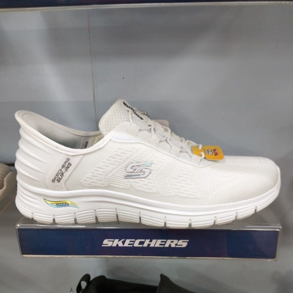 SKECHERS 104404 ACTV ARCH FIT VISTA RUNNING SPORTS WOMEN