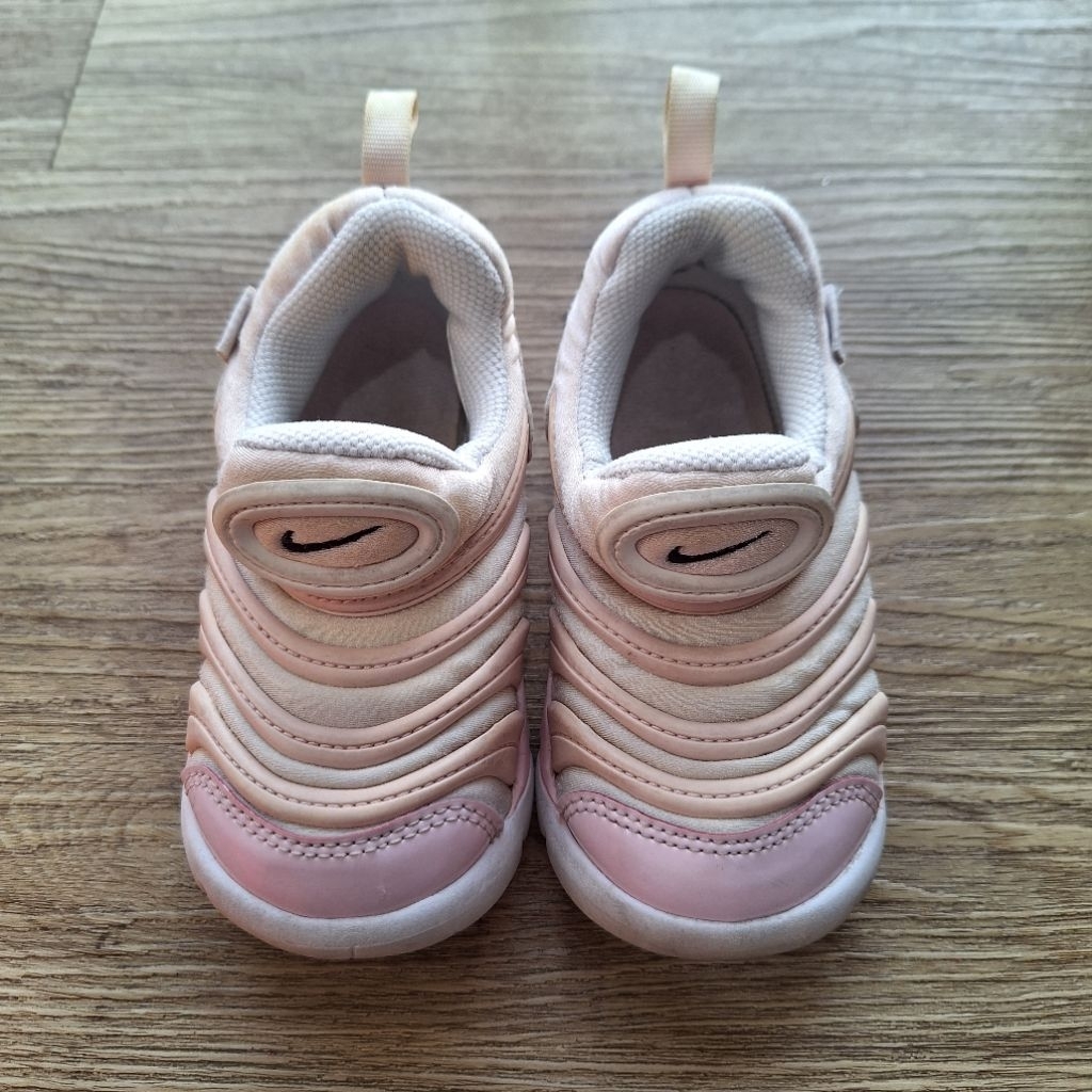 Preloved sepatu anak nike dynamo free kids shoes