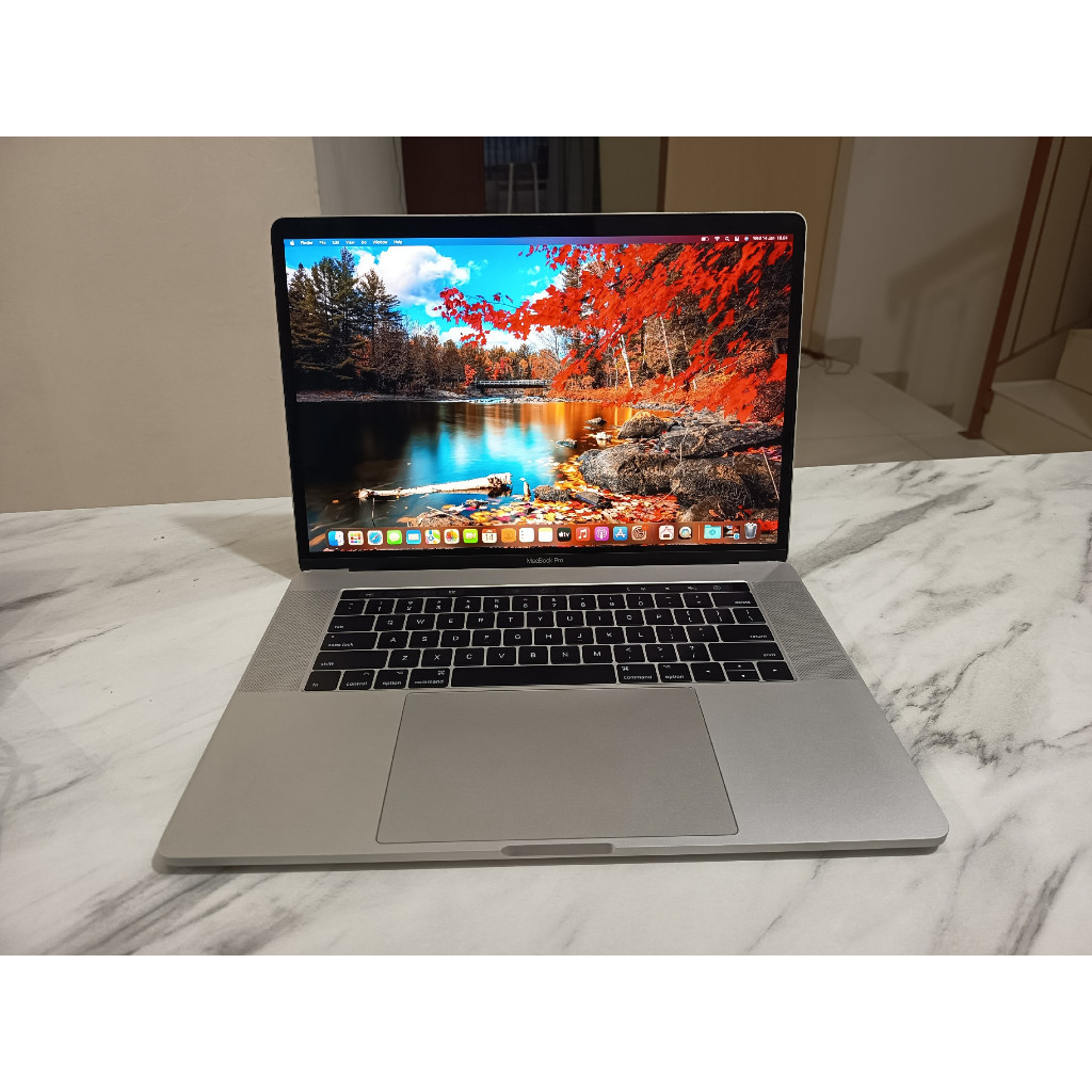 Macbook Pro Retina 15 inch 2017 i7 16GB SSD 512GB