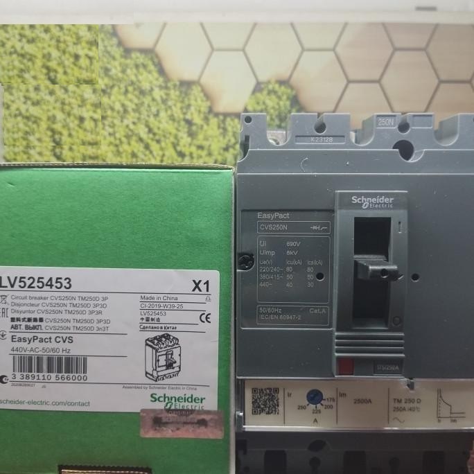 MCCB Breaker CVS250N 3P 250A TM250D 3Pole CVS250N 3Phase 250 A 3 PHASE 3 POLE