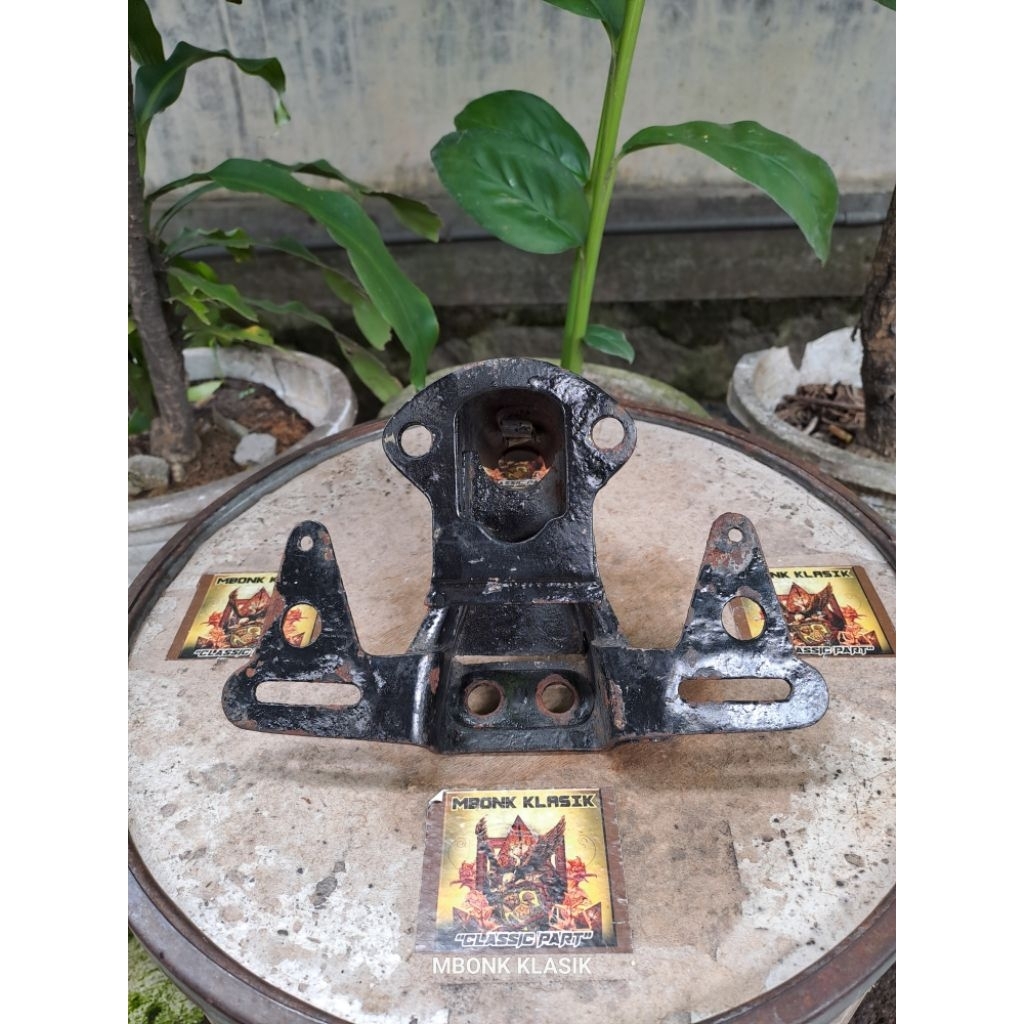 dudukan pangkon stoplamp lampu belakang yamaha twin xs650 xs750 twin rd250 rd350 twin gt80 twin dt10