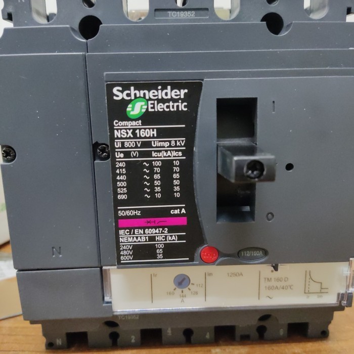 MCCB CIRCUIT BREAKER NSX160H 4P 160A NSX 160H 4P 160A TM160D 4POLE 4 POLE 160 A