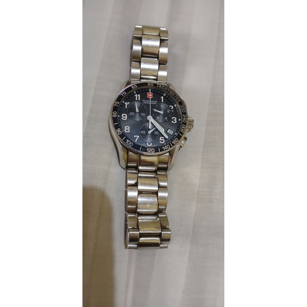 jam tangan swiss victorinox