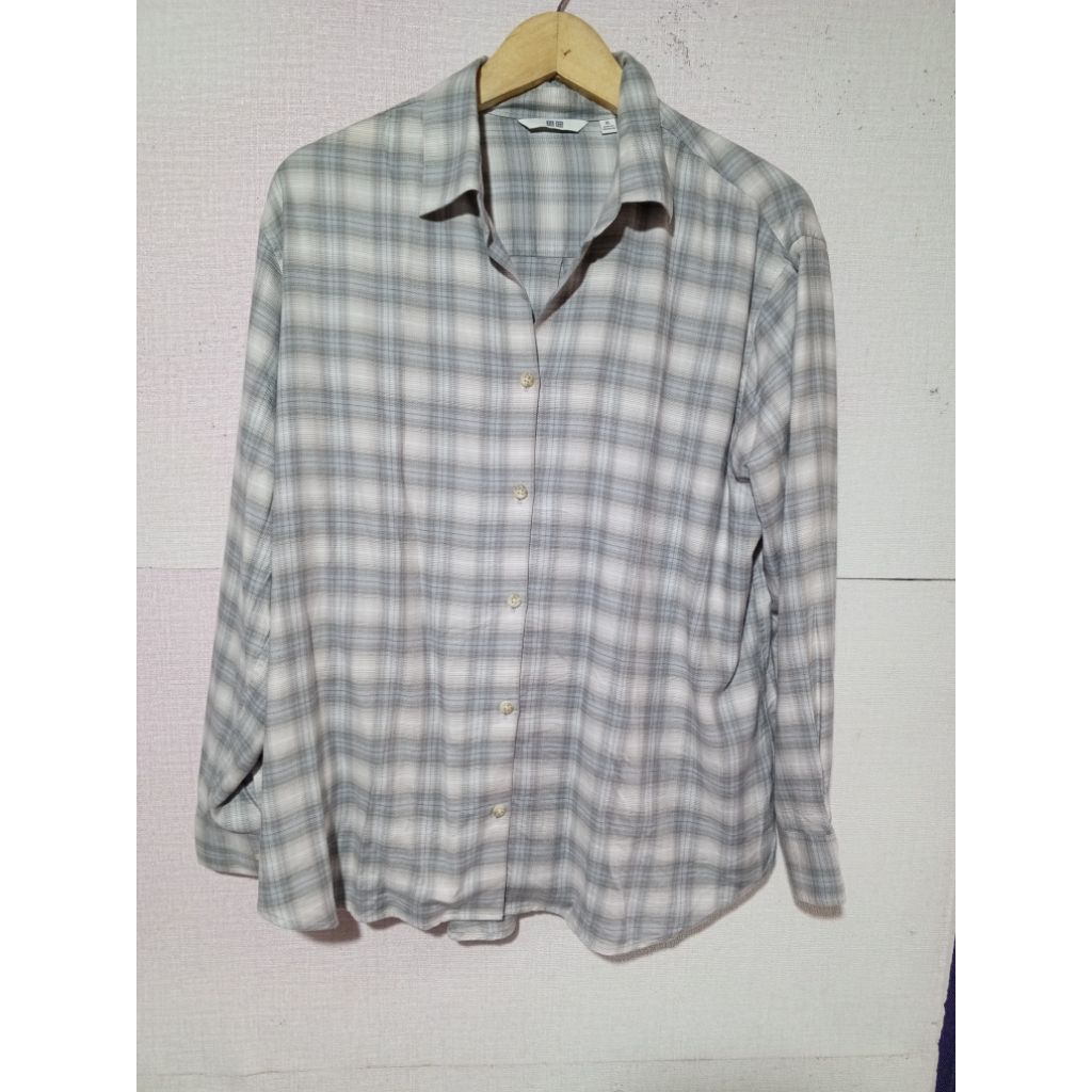 Baju kemeja flannel lengan panjang uniqlo size XL second