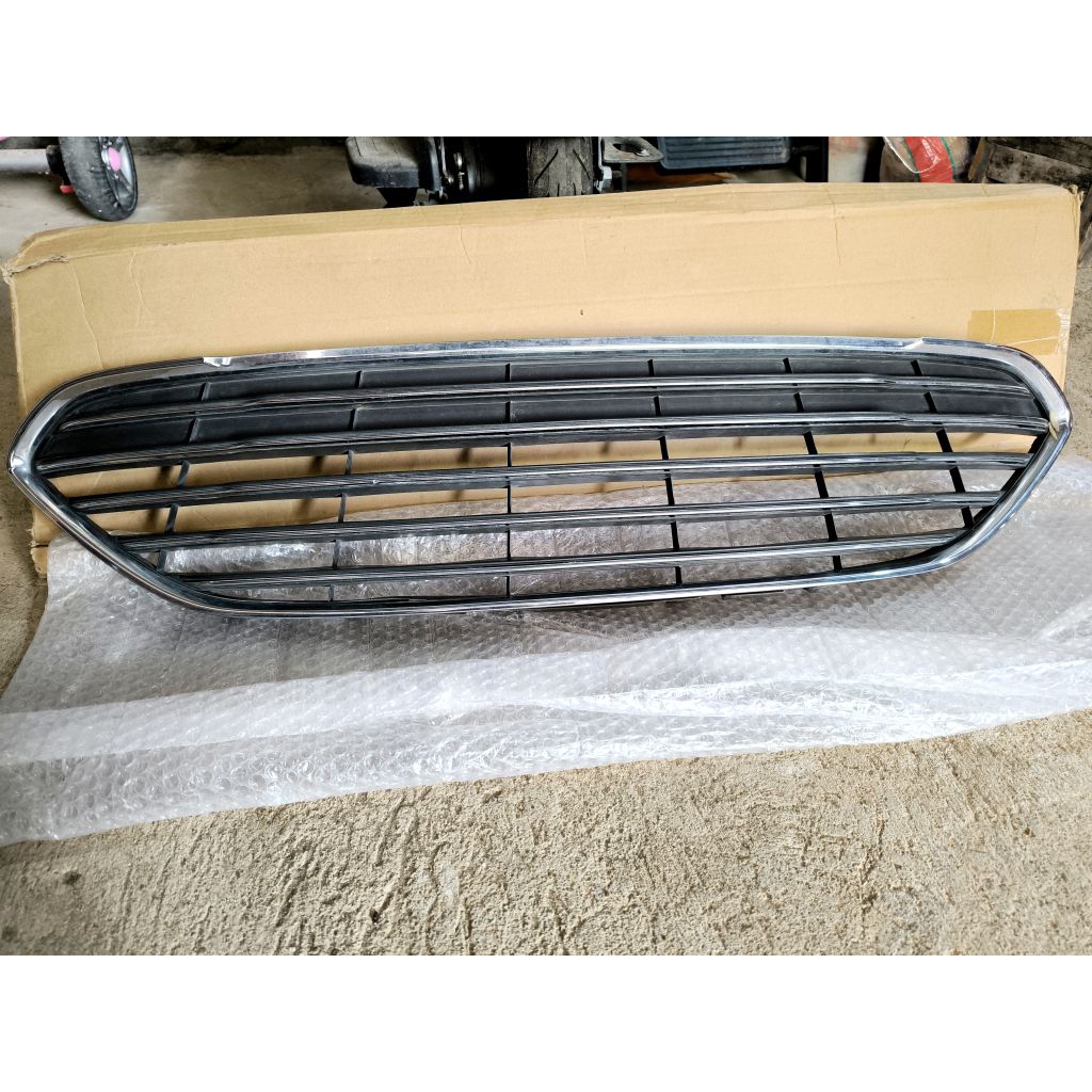 grill grile Ford fiesta 2013