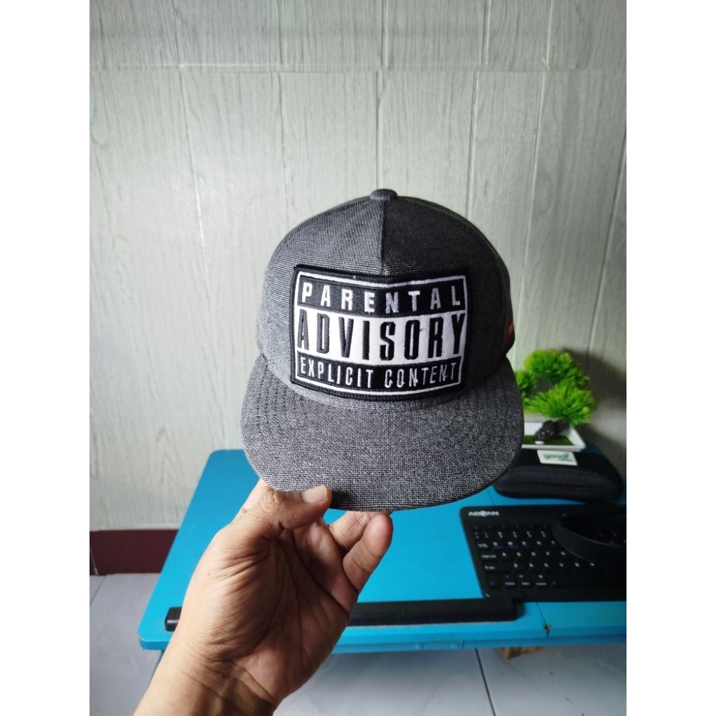 TOPI SNAPBACK PREMIER Grey