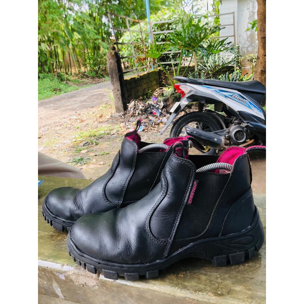 sepatu safety sol baru merk cheetah uk 39