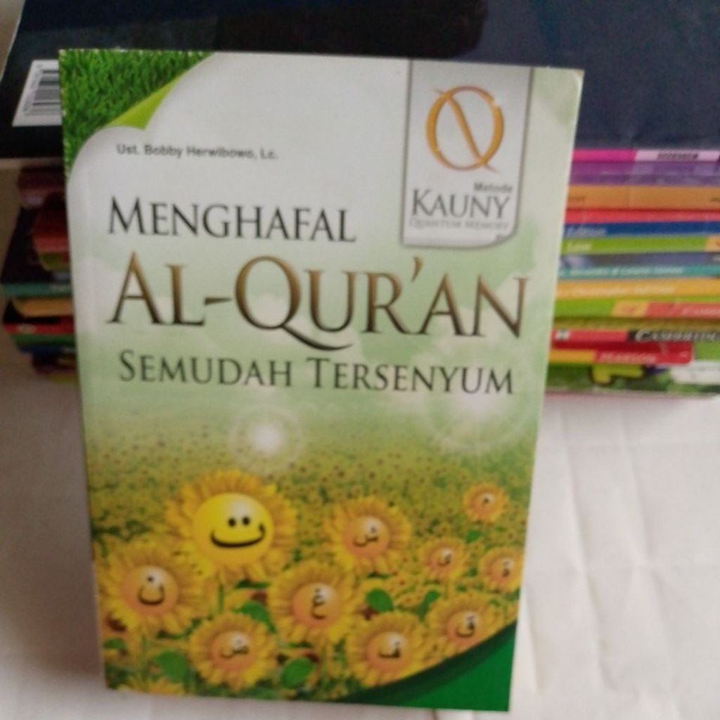 BUKU MENGHAPAL AL- QUR'AN SEMUDAH TERSENYUM