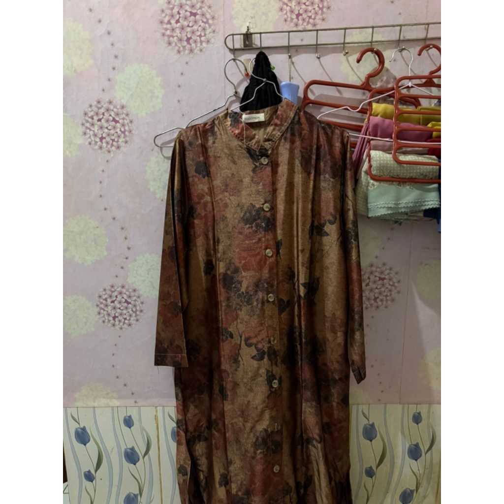 Preloved Chasavia Midi Dress Loose Flower Brownsilk Casual Basic Tunik Motif by Oclo Official