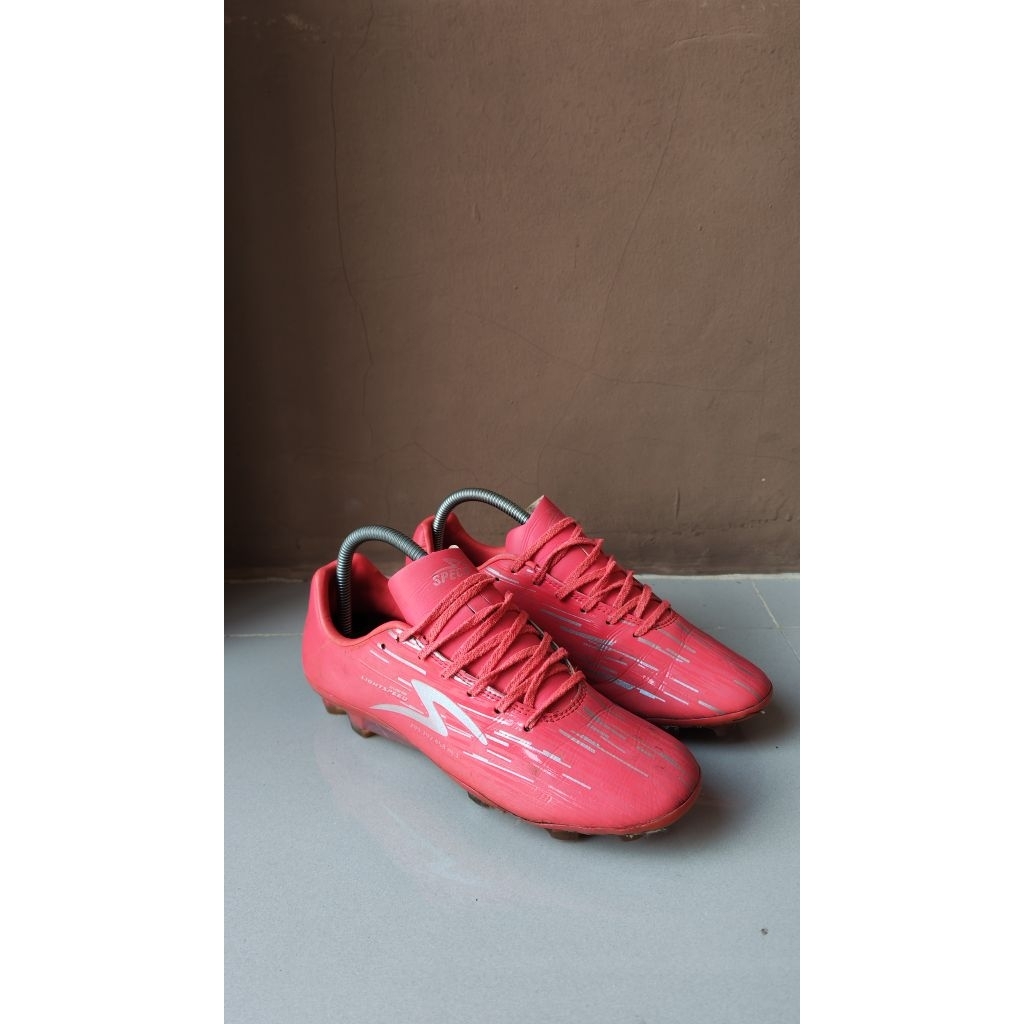 sepatu bola bekas / second