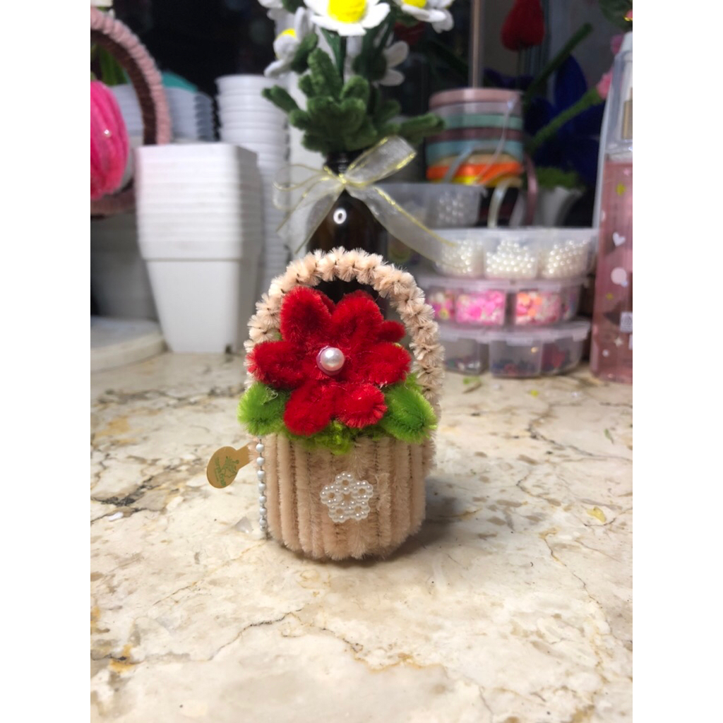 Gantungan Kunci Bunga Keranjang mini-Ganci Kawat Bulu by HarpaCraft-Ganci Gemas/keychain/bagcharm/so