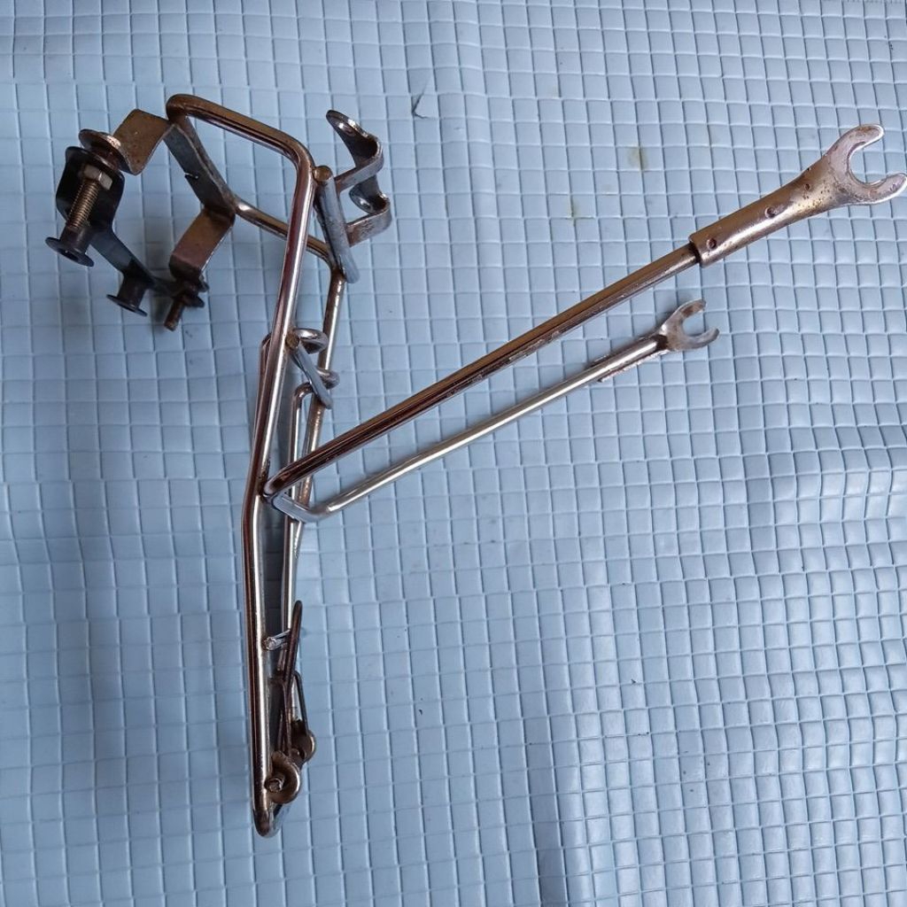 rak jepit depan yamaha v80