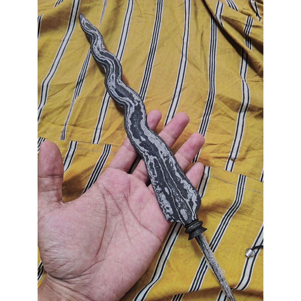 tumbak karacan Luk 7 sepuh pamor kebak