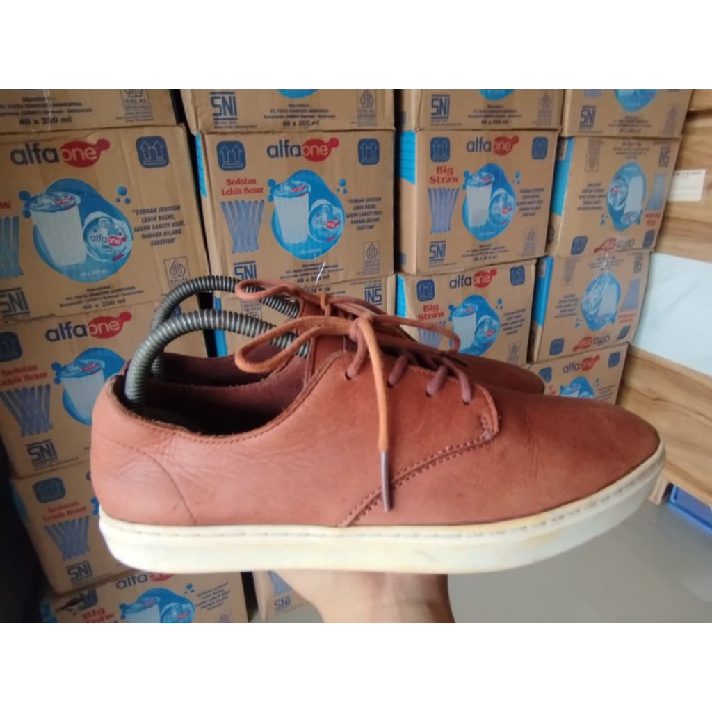 SEPATU VANS LUDLOW OTW KULIT 40/5