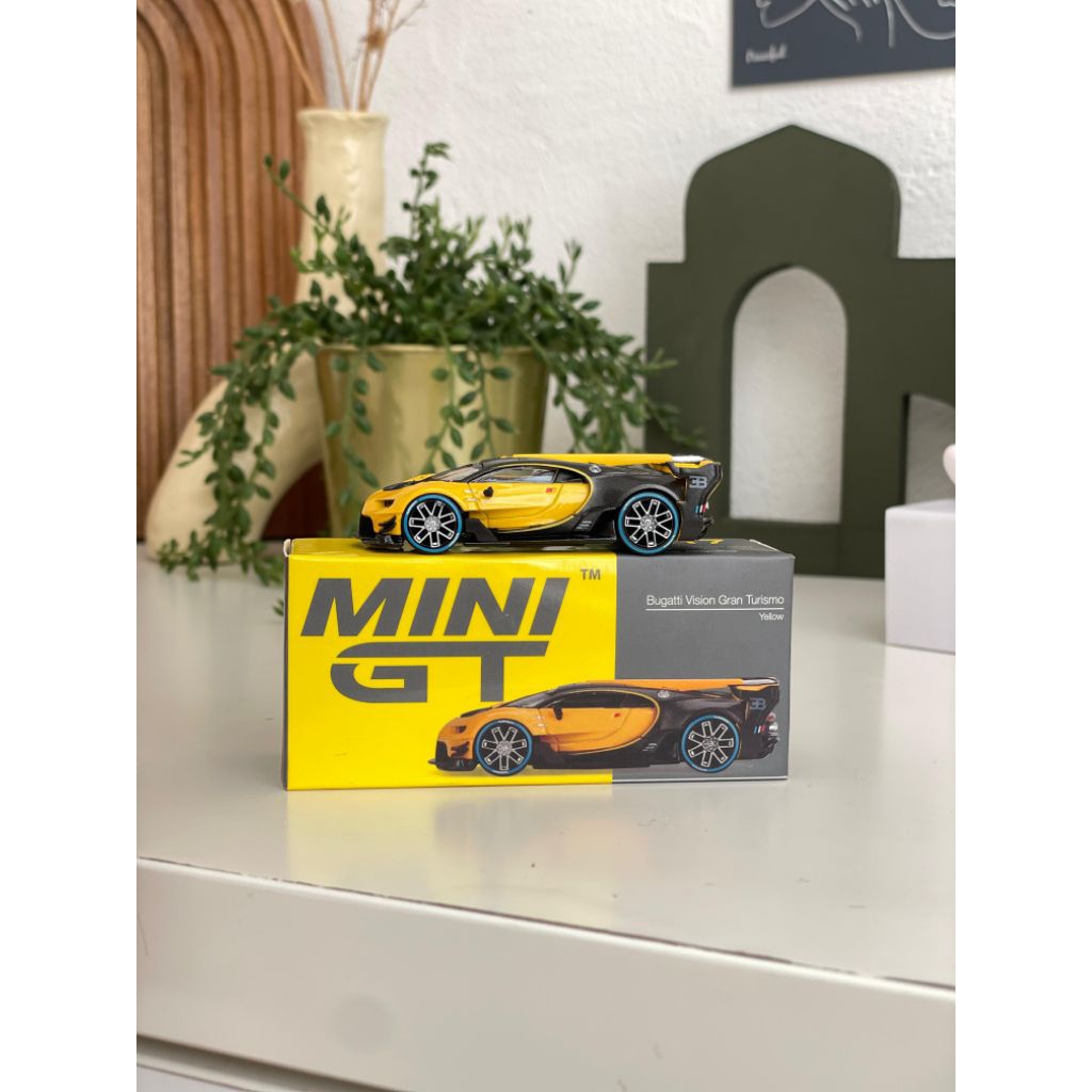 Mini GT Bugatti vision grand turismo yellow -317- unsealed