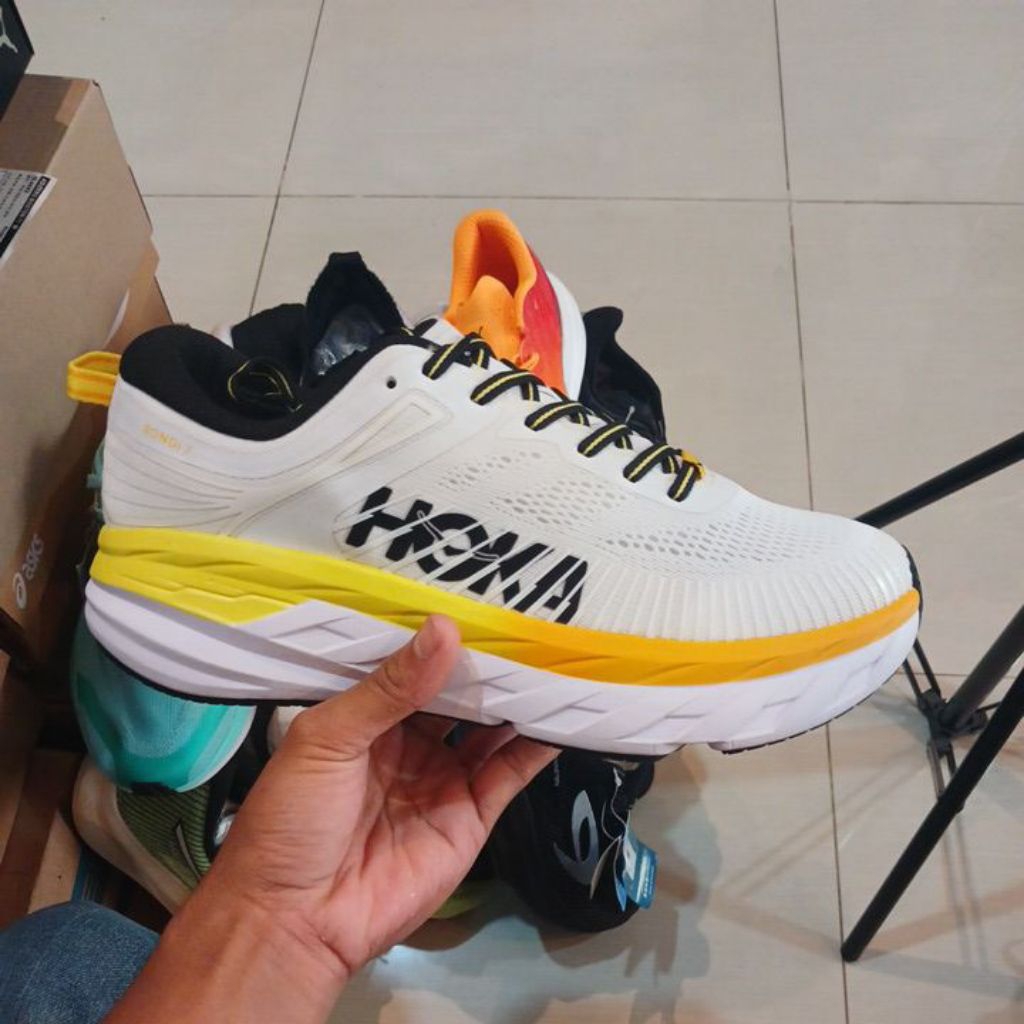 HOKA BONDI 7UK.43