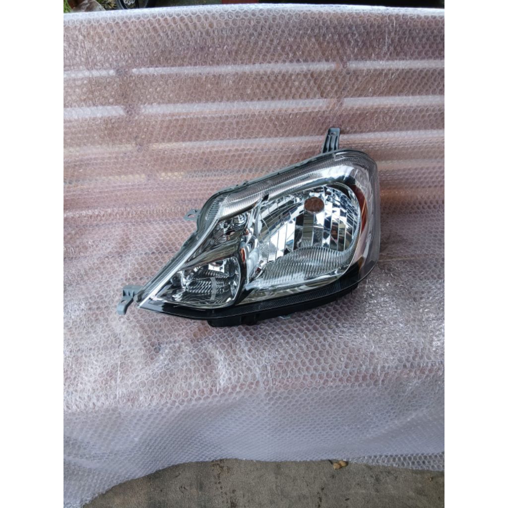 headlamp lampu depan Toyota Etios Valco