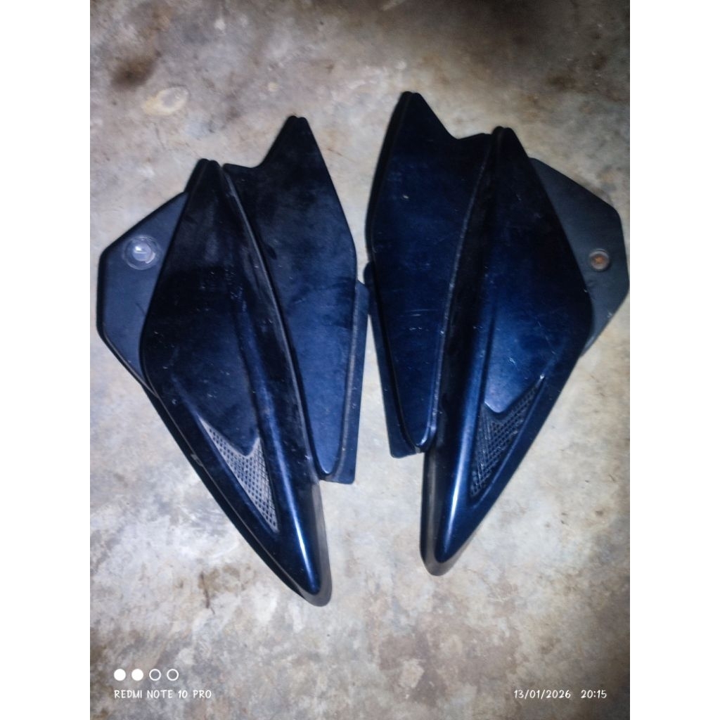 Cover BOX Aki Pulsar 135LS