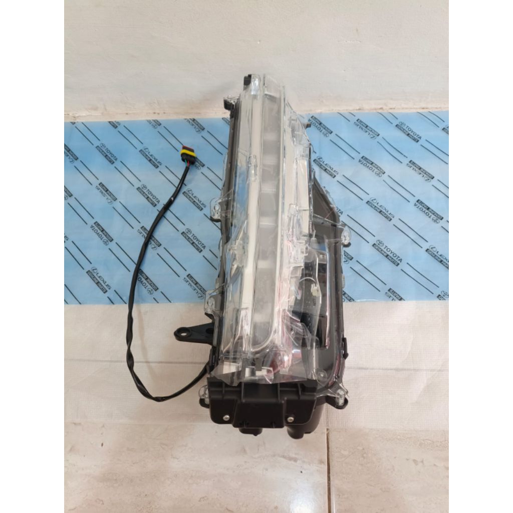 LAMPU DRL FORTUNER GR 2021-2022 ORIGINAL