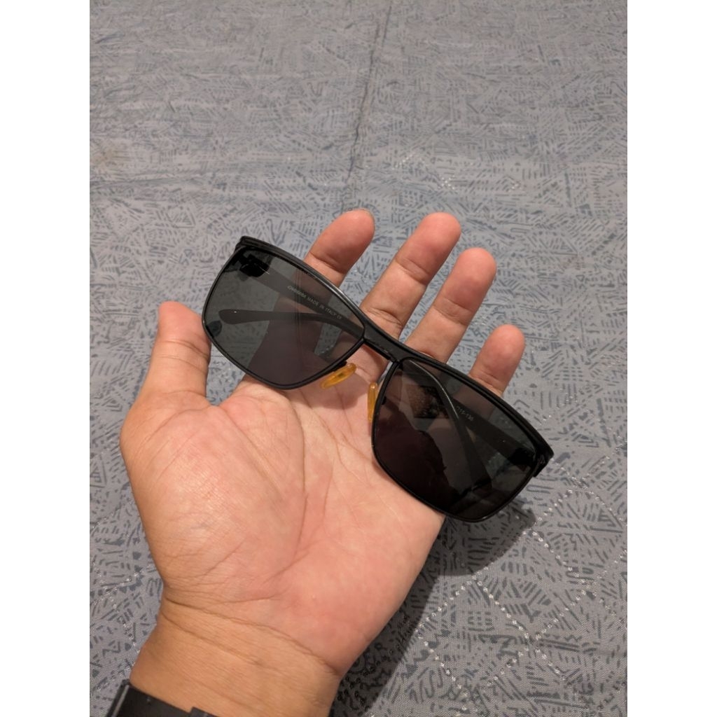Kacamata hitam carrera polarized original