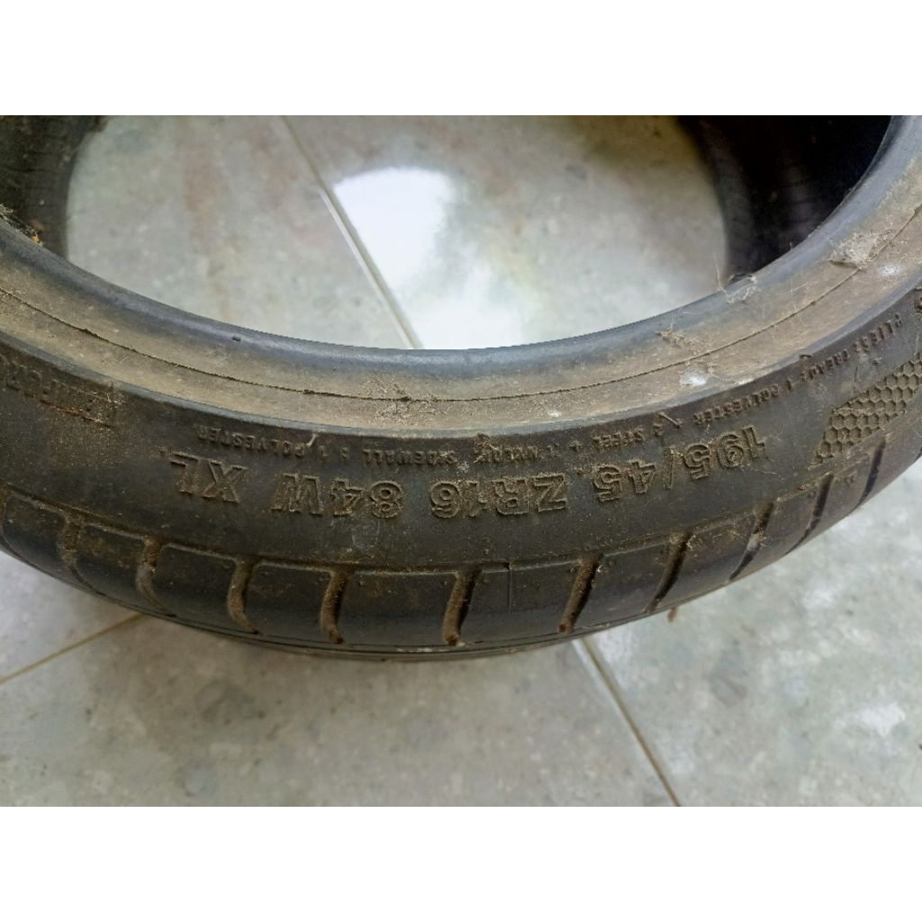 Ban R16 195/45 accelera