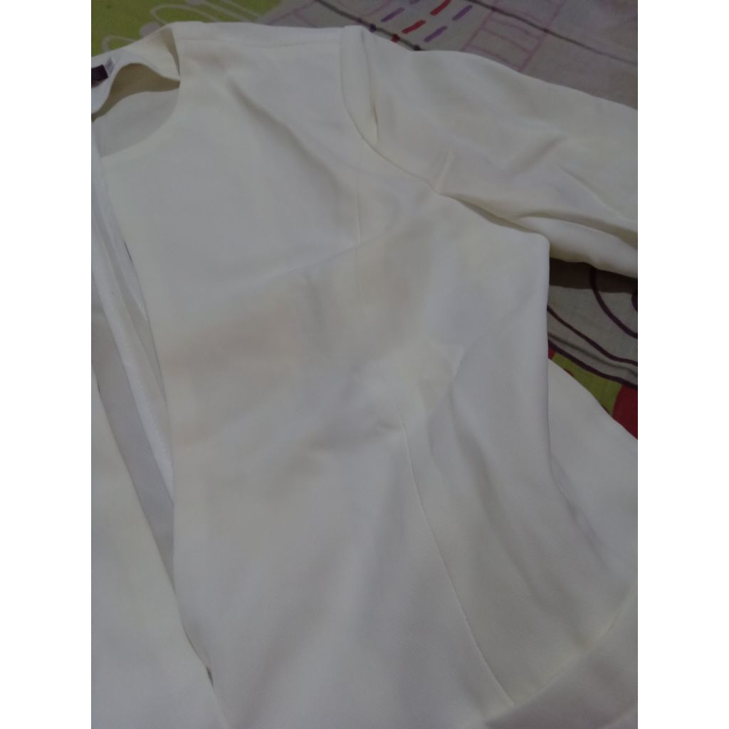 (PRELOVED) Blazer putih