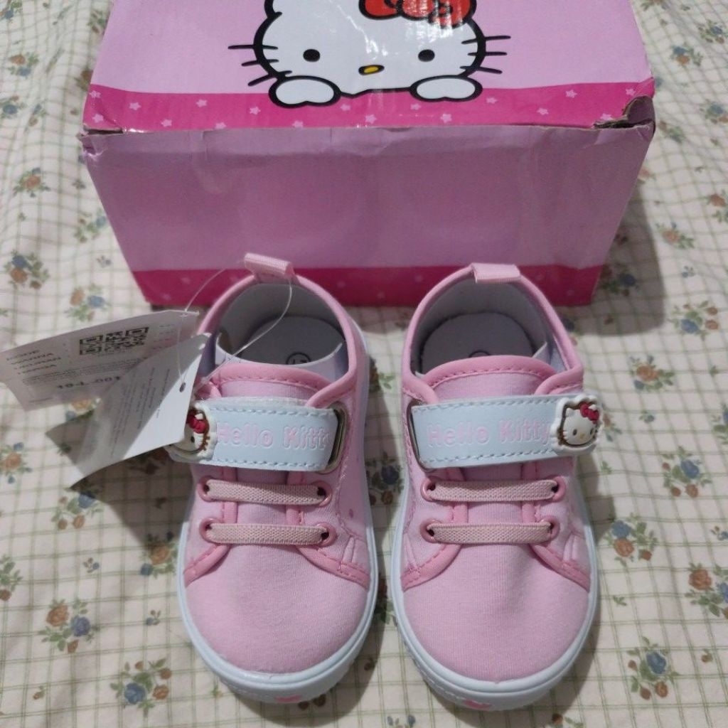 Sepatu Hello Kitty Sanrio Size 21