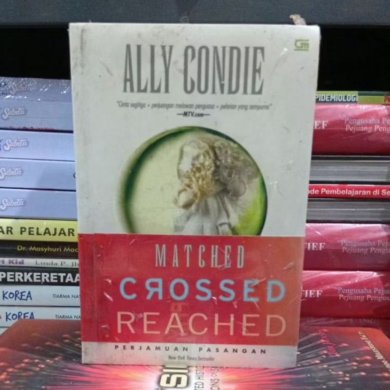 Novel Original ALLY CONDIE MATCHED CROSSED REACHED Paket 3 Pcs