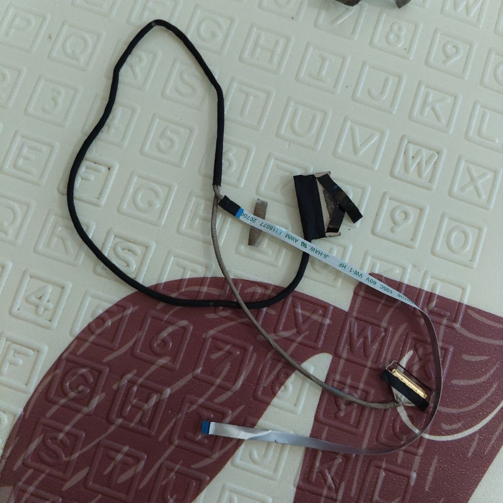 fleksibel flexsibel lcd laptop lenovo IP 330S-15IKB