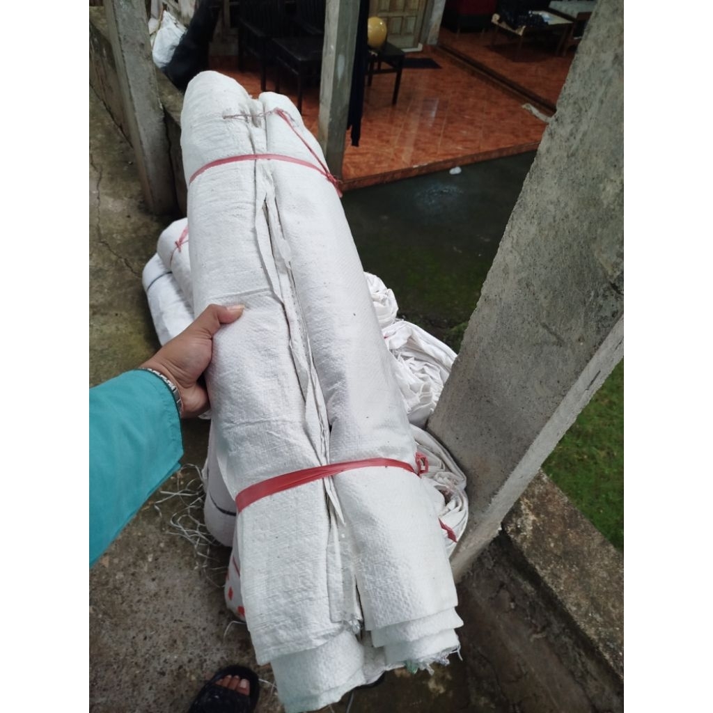 KARUNG BEKAS PAKAN AYAM BROILER BIJIAN. 1x PAKAI