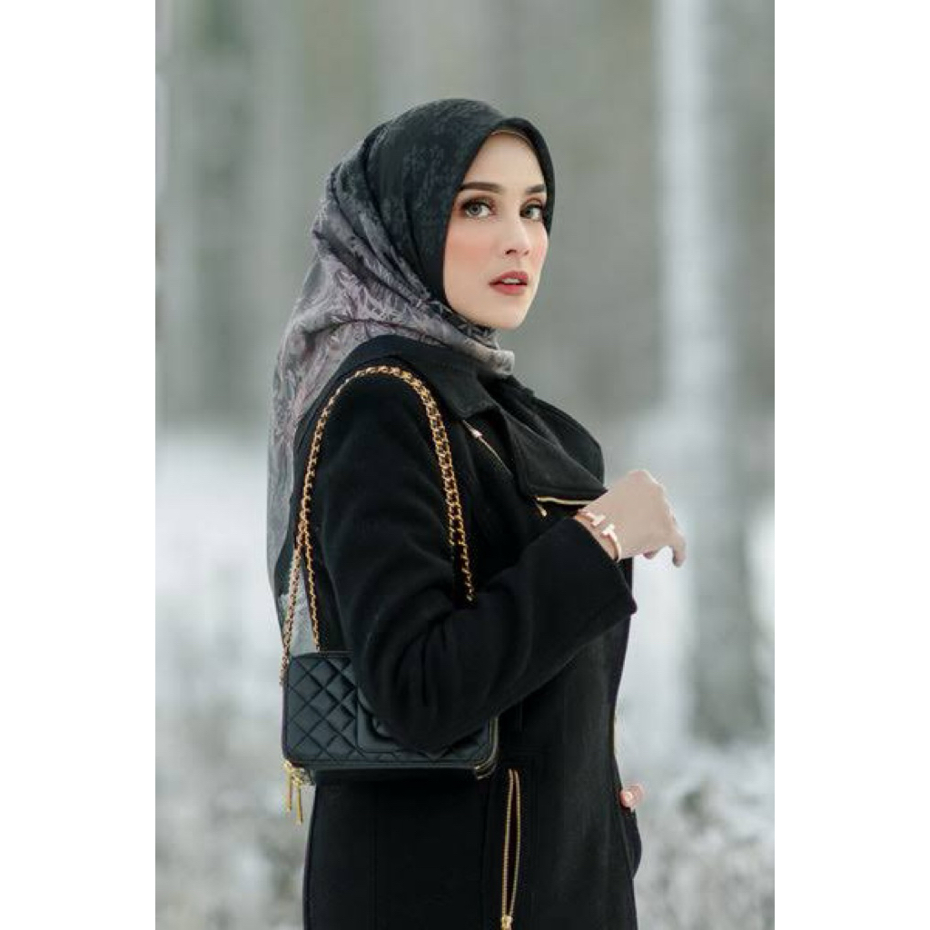 Frozen Black Buttonscarves New