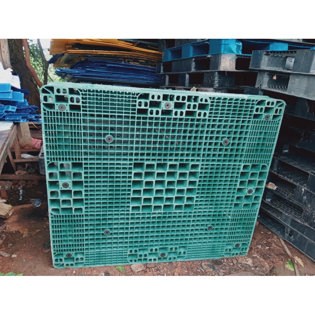 palet plastik ukuran 110+130+15