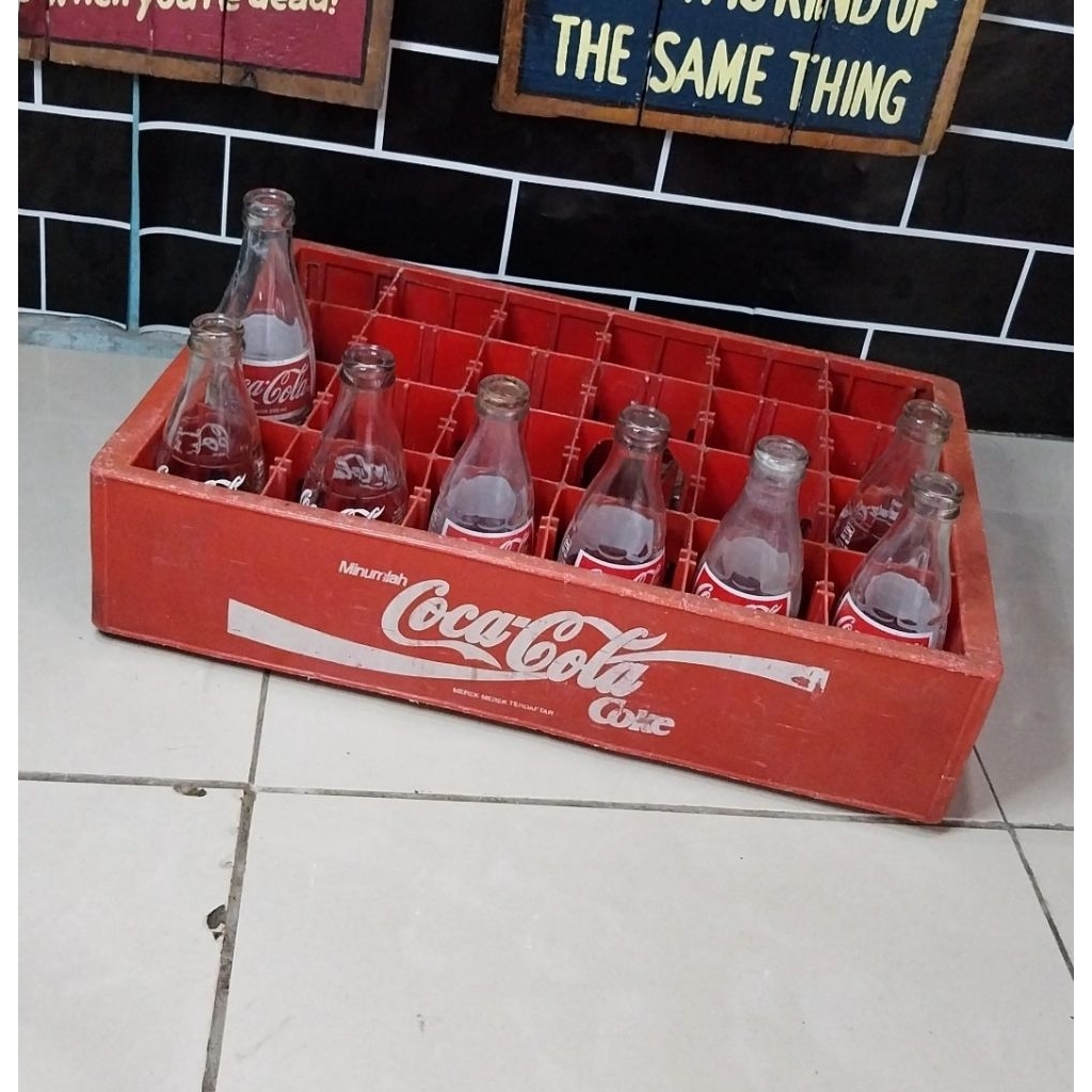 krat dan botol coca cola jadul