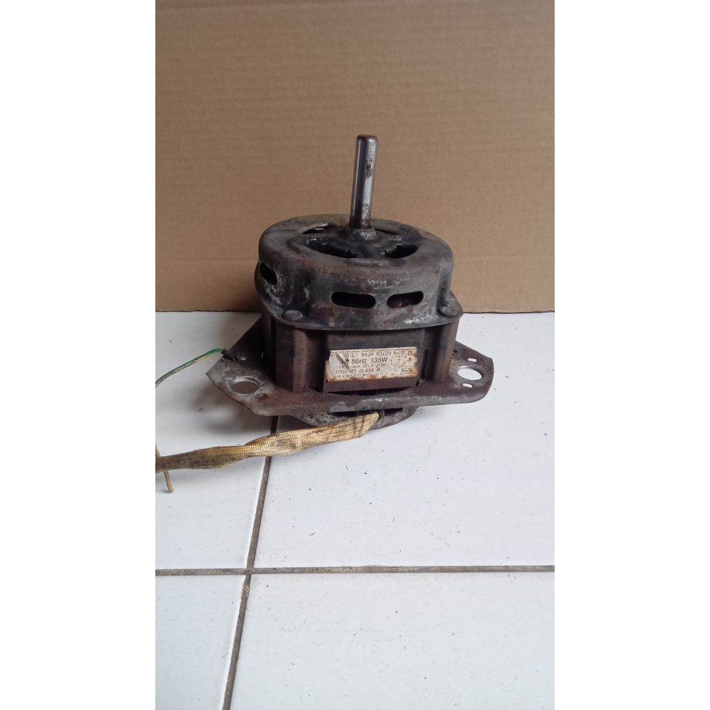 dinamo  mesin cuci aqua(barang bekas)as 12mm ori