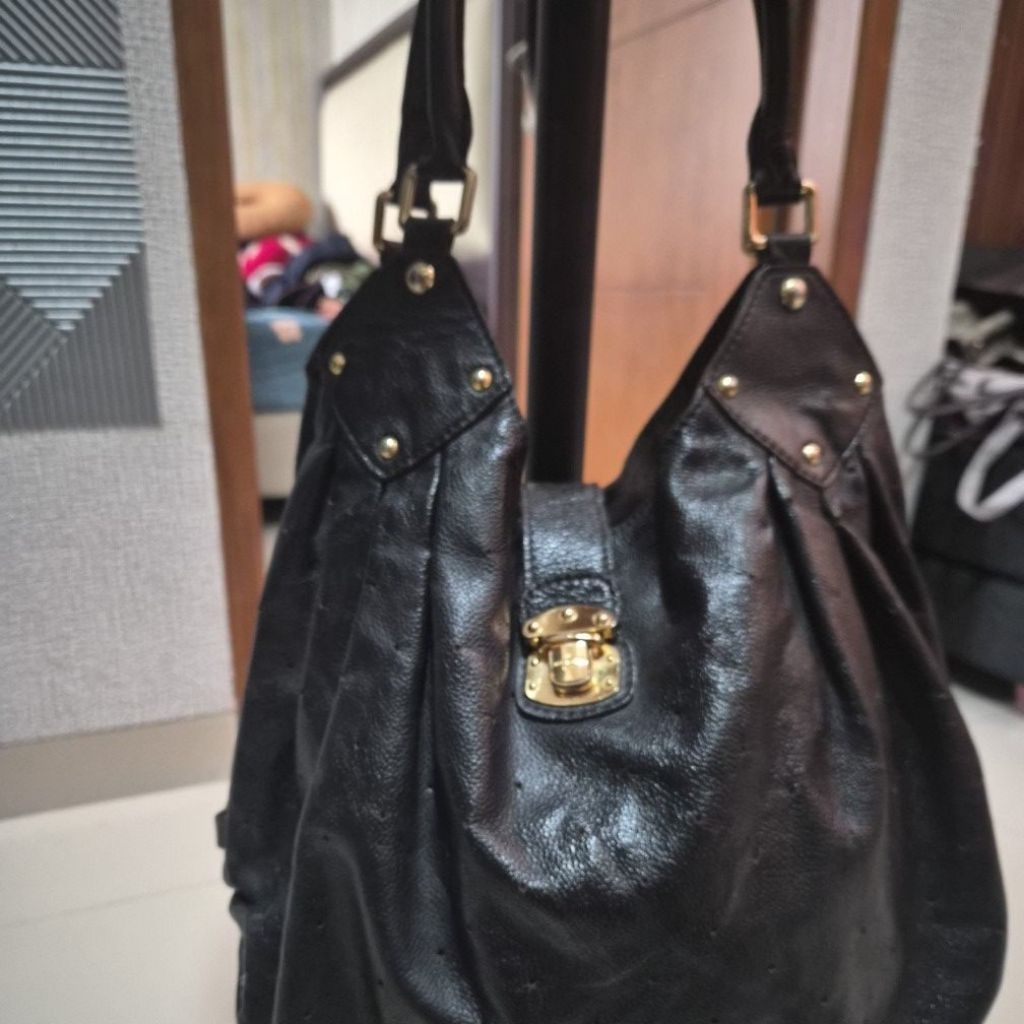 Tas kulit hobo  LV bernoseri