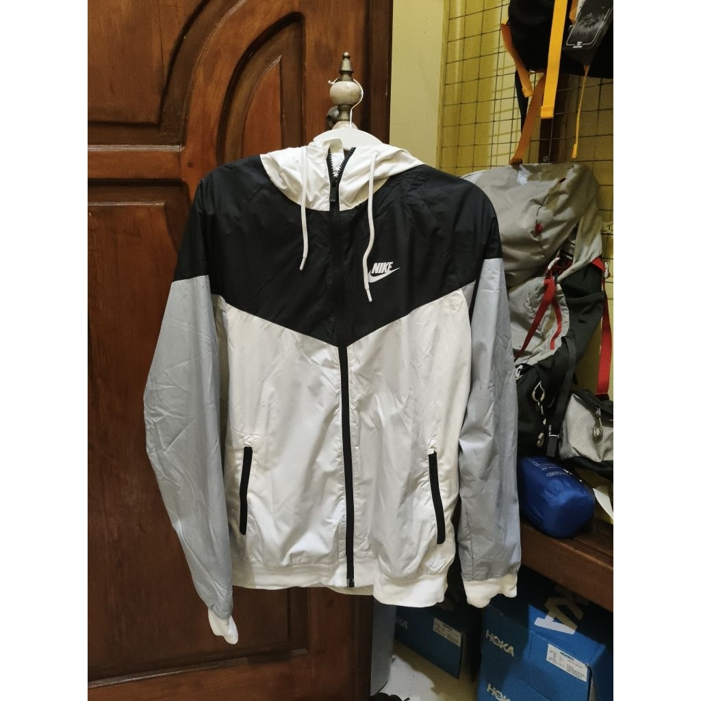 jaket nike WindBreaker Preloved
