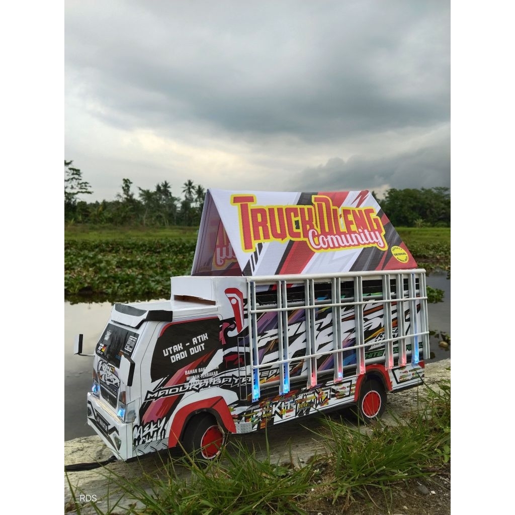 miniatur truk oleng full lampu pakai kanal / miniatur truk oleng