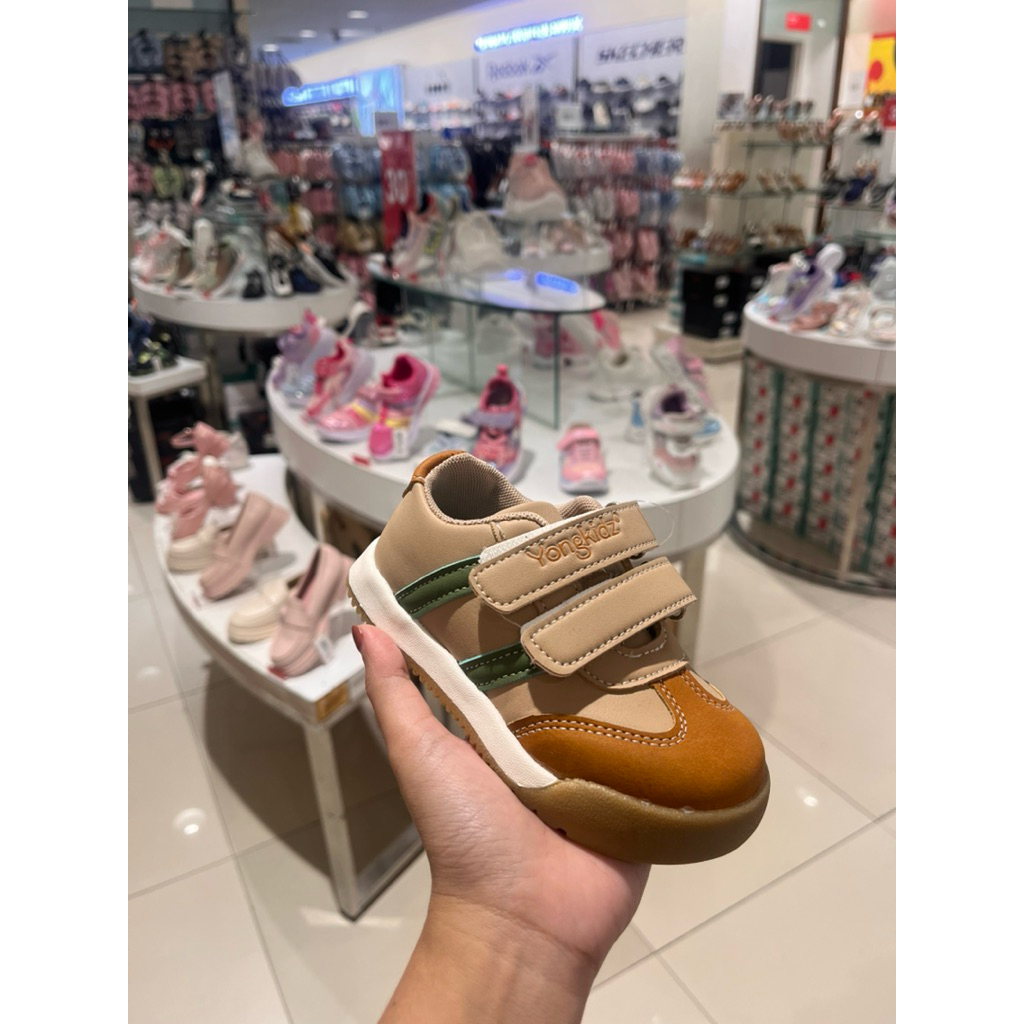 sepatu anak cowok model terbaru brand yongkidz