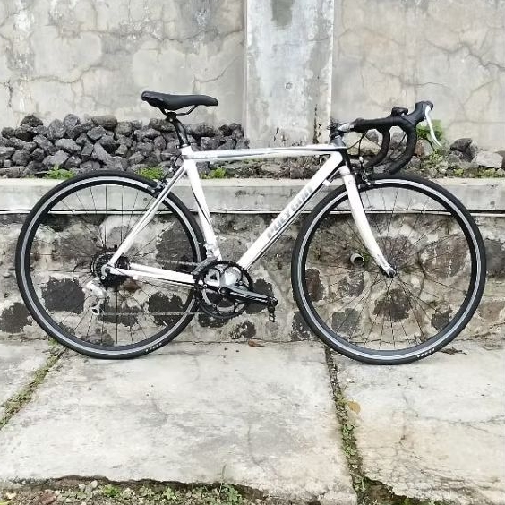 Roadbike polygon Helios 200