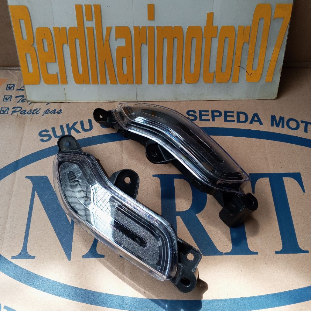Lampu Sen Sein Riting Depan Sepasang Kanan Kiri Honda Scoopy Fi K16 2014-2016 Custom Hitam Smoke