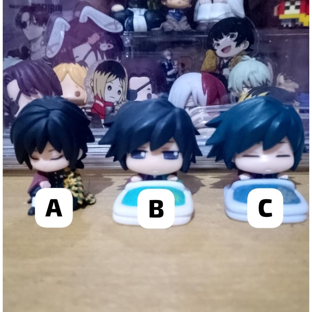 Figure Mini Onemutan Suwarasetai Demon Slayer Kimetsu no Yaiba Giyu Tomioka