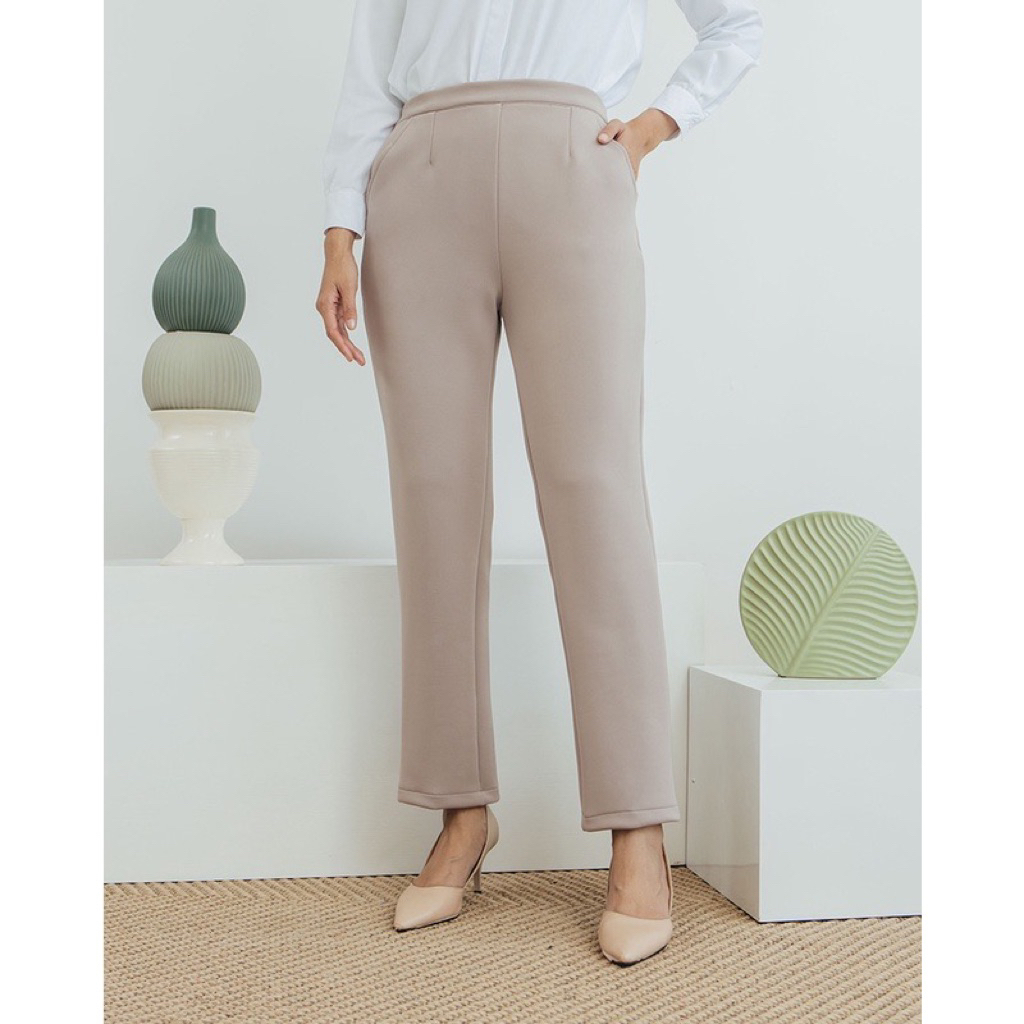 Geulis Tailor Pants Basic Celana Warm Grey Preloved Size S.