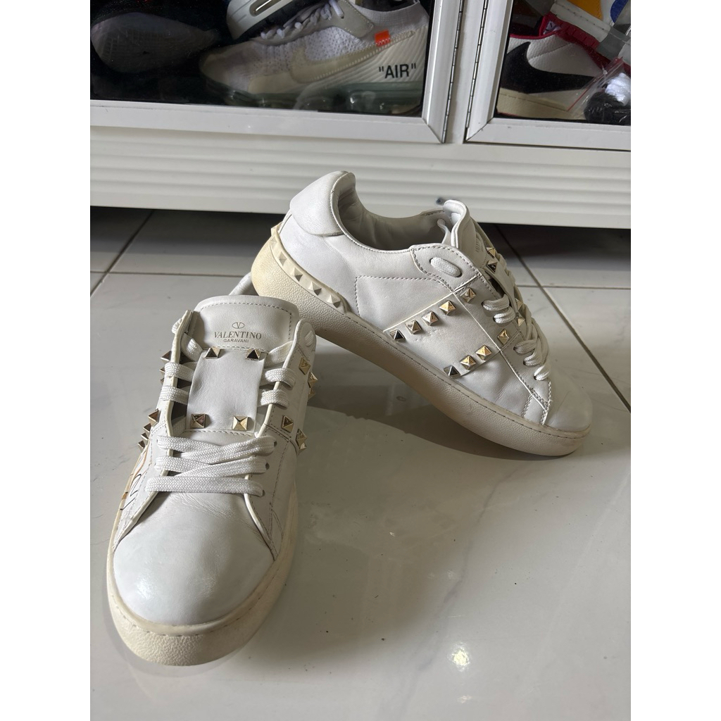 Valentino Garavani Rockstud Sneakers size 41/265