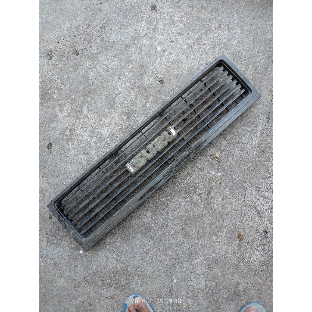 Grill Radiator Isuzu Panther 2.3 ORI BEKAS